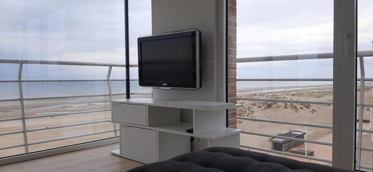 Appartment With Frontal Sea View With 3 Bedrooms Koksijde Zewnętrze zdjęcie