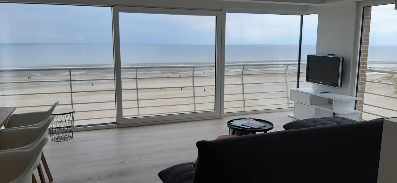 Appartment With Frontal Sea View With 3 Bedrooms Koksijde Zewnętrze zdjęcie