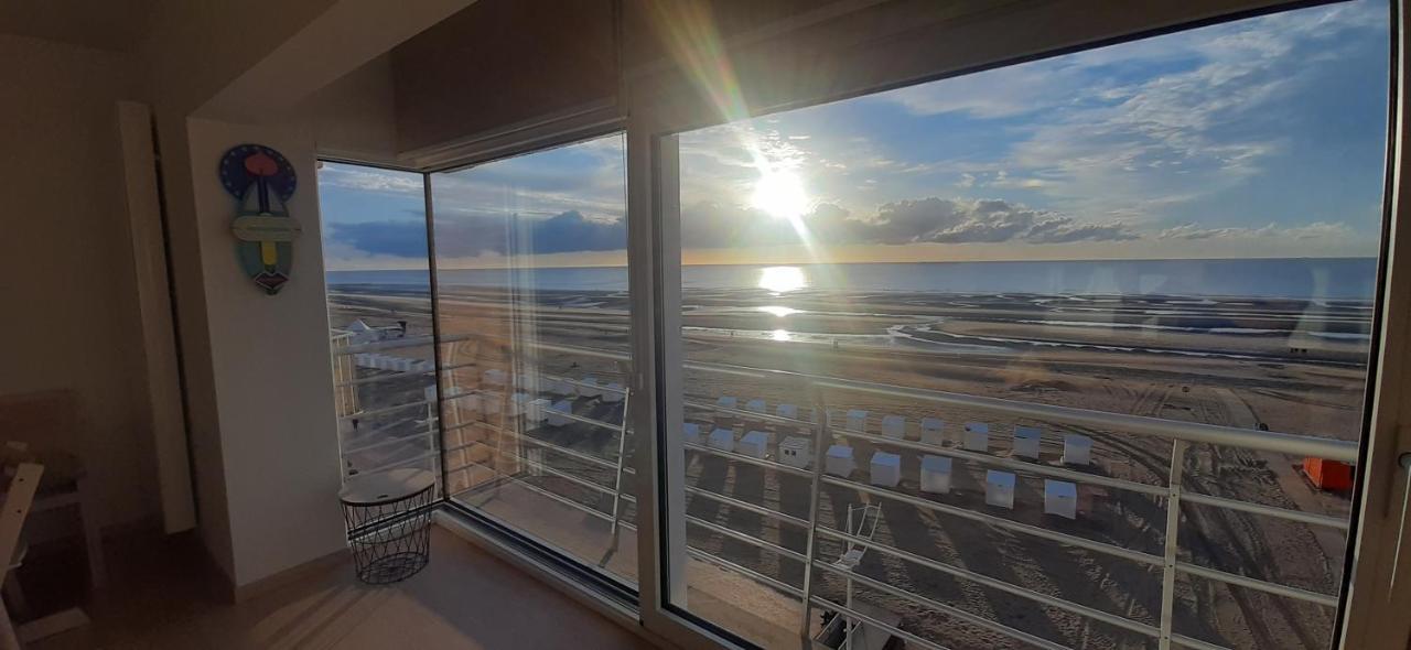 Appartment With Frontal Sea View With 3 Bedrooms Koksijde Zewnętrze zdjęcie